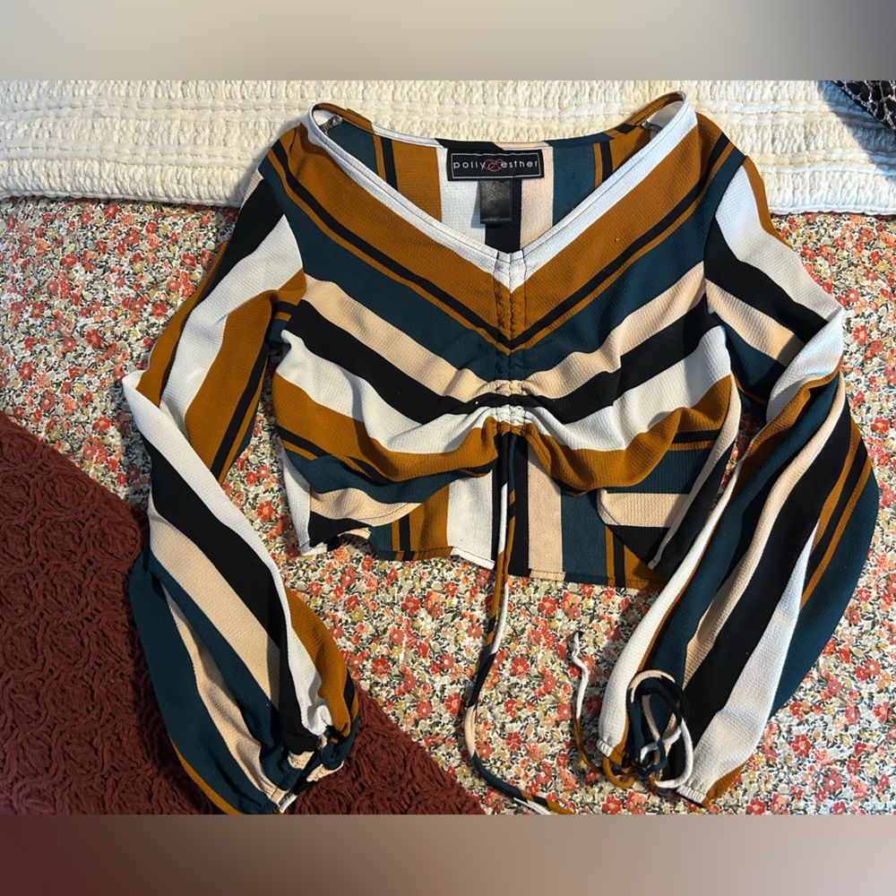 Polly & Esther Multicolor V-Neck Top